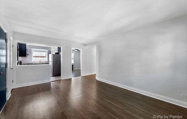 3 beds, 1 bath, 950 sqft, $2,125, Unit 2715-2