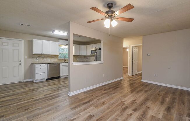 2 beds, 1 bath, $1,275