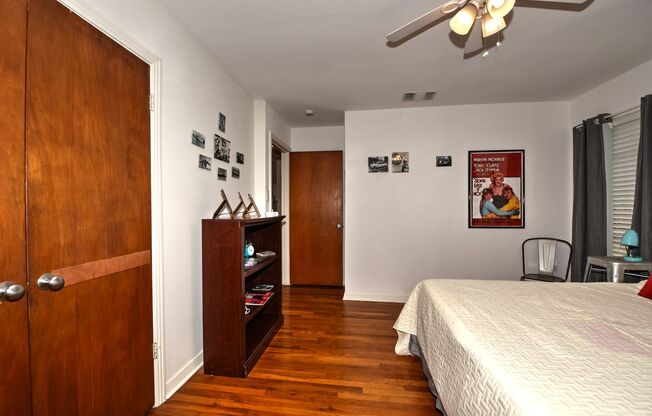 2 beds, 1 bath, $1,400, Unit UNIT # E