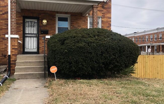 HABC Approved 3 Bedroom 2 Bathroom recently renovated townhouse in Baltimore City