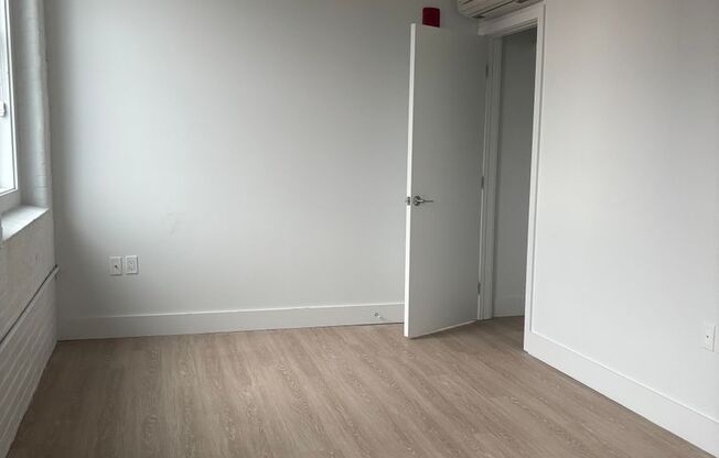 2 beds, 2 baths, 1,042 sqft, $2,450, Unit 504
