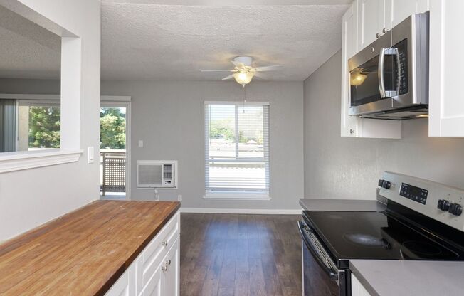 1 bed, 1 bath, 675 sqft, $1,895, Unit 325