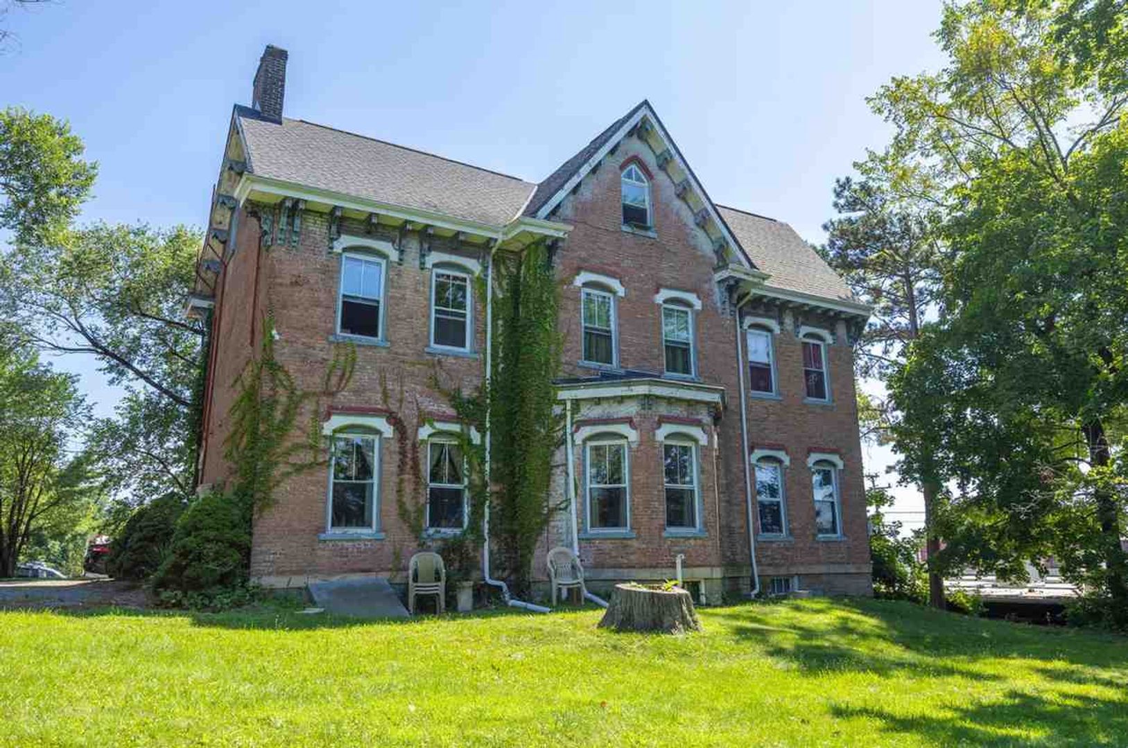 991 Leon Road