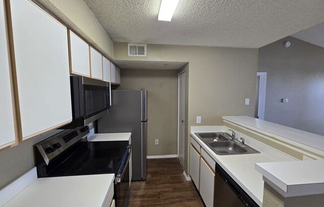 2 beds, 2 baths, $1,750