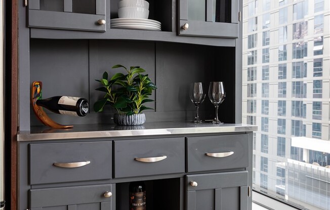 Studio, 1 bath, 760 sqft, $2,700, Unit 1011