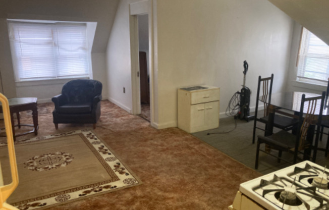 3431 W KILBOURN AVE