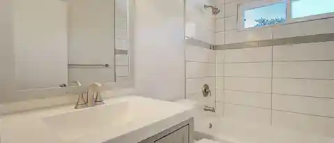 8603 LA RIVIERA DR