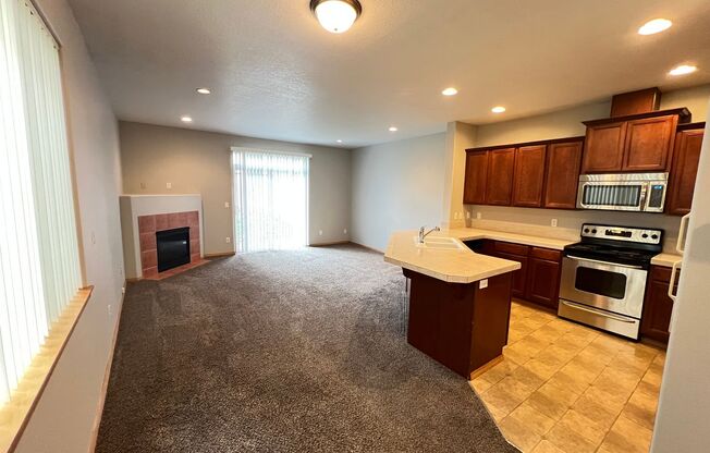 745 / 747 SE Tampa St.