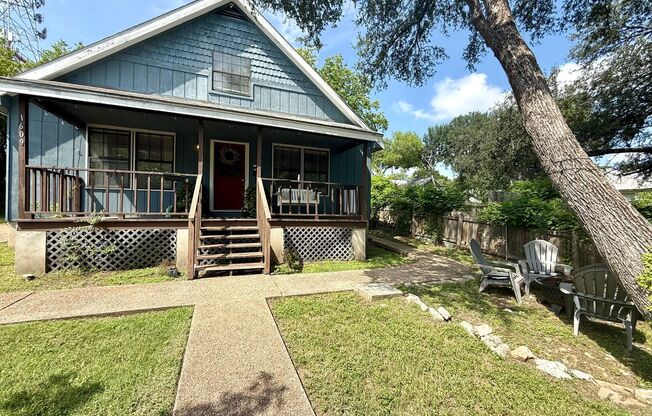 4/3 Home in Clarksville! Incredible location! Available for mid-July!