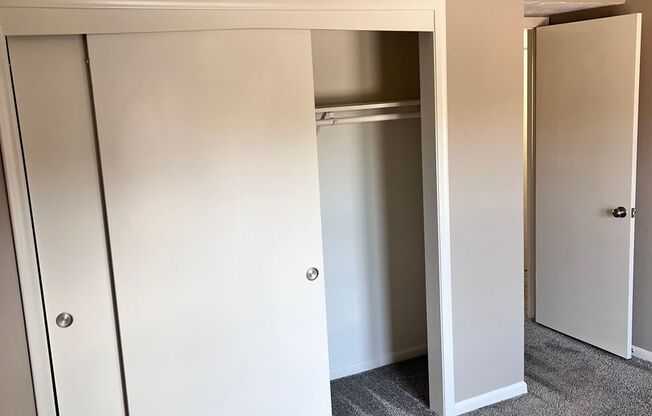 2 beds, 1 bath, 948 sqft, $1,199, Unit 069
