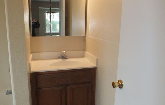 2 beds, 2.5 baths, $1,850, Unit 11