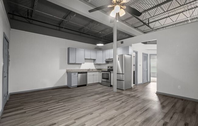 2 beds, 1 bath, 750 sqft, $1,175, Unit 219