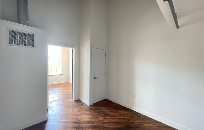 1 bed, 1 bath, 700 sqft, $1,595, Unit Unit 322 (Loft)
