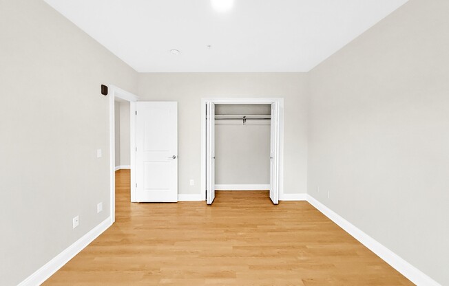 2 beds, 1 bath, 965 sqft, $2,900, Unit 300
