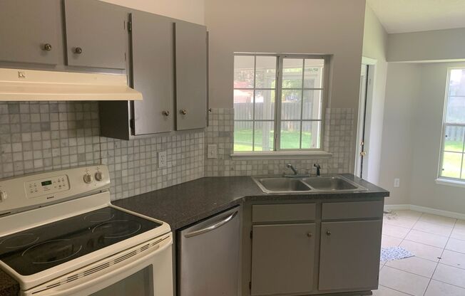 3 bedroom 2 bath home in Mentone