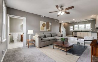 43 - 708 E Warrington