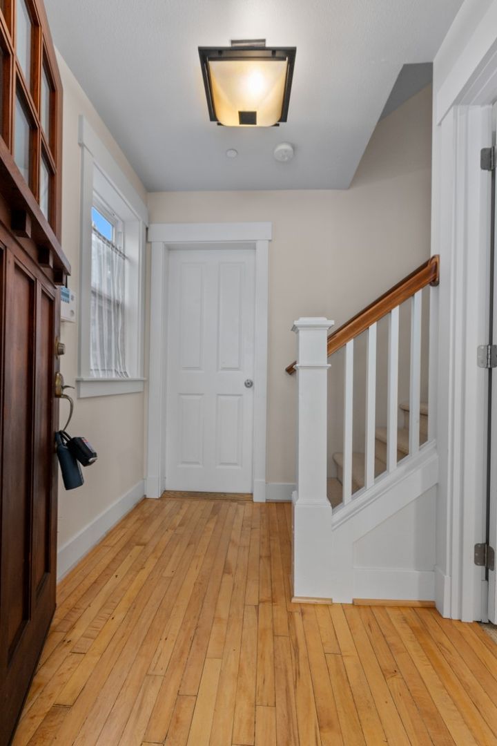 2bd/1.75Ba Seattle Townhouse