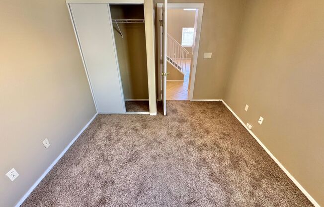 STUNNING TWO STORY 4 BEDROOMS 2.5 BATHROOMS SINGLE FAMILY HOME WITH 3 CAR GARAGE