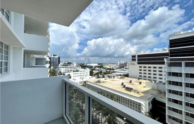 1 bed, 1 bath, $2,400, Unit Unit 1027