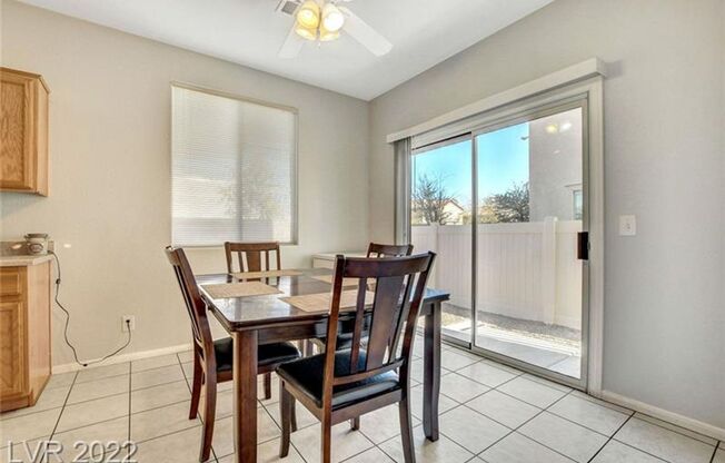 3 BEDROOM HOME IN THE SOUTHWEST!