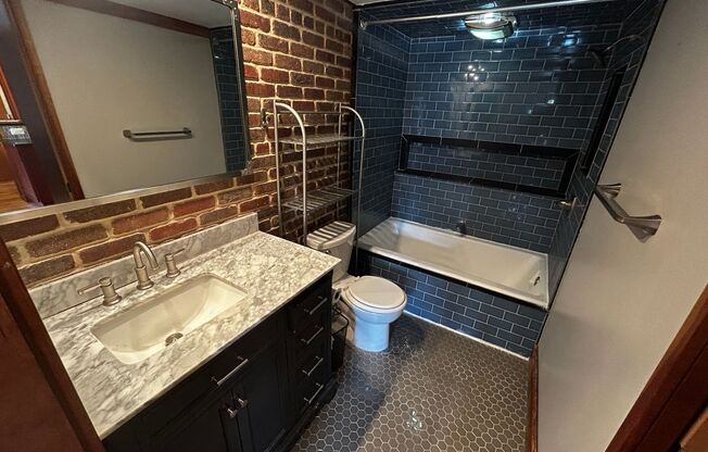 1 bed, 1 bath, 500 sqft, $2,300, Unit 30