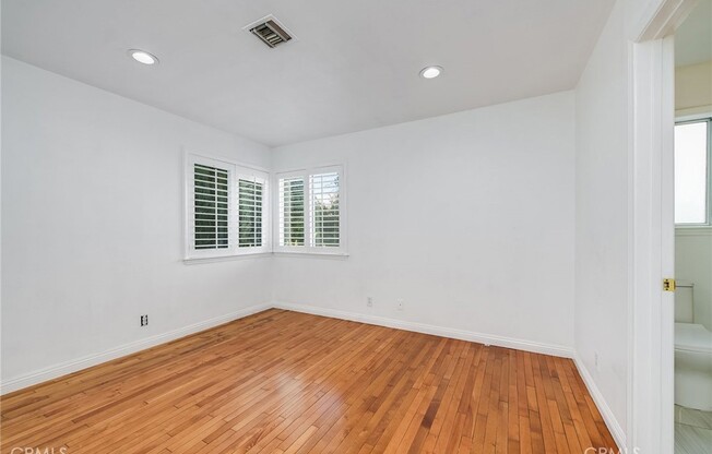 19314 W YOLIE LN