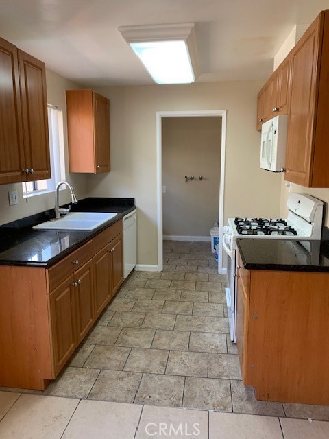 3 beds, 1.5 baths, 1,340 sqft, $2,995, Unit 9