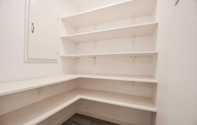2 beds, 2 baths, 1,396 sqft, $1,650, Unit 253