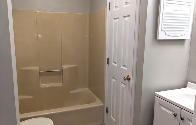 2 beds, 2 baths, $1,295