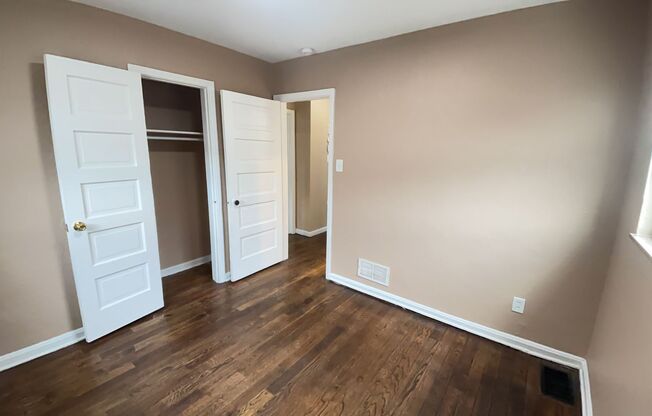 3 beds, 1 bath, $1,075