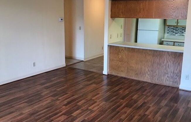 2 beds, 2 baths, 1,600 sqft, $940