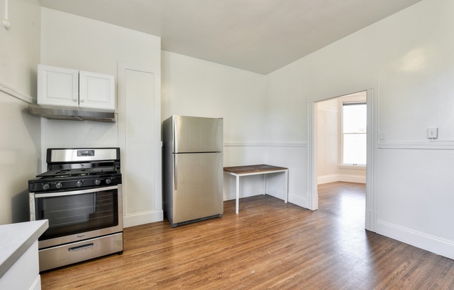 2 beds, 1 bath, $3,700, Unit 03