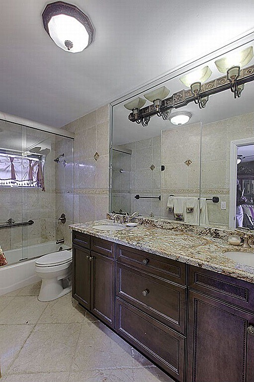 Single Family Home 5/3