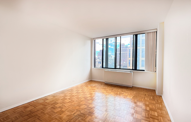 1 bed, 1 bath, $4,700, Unit 20D