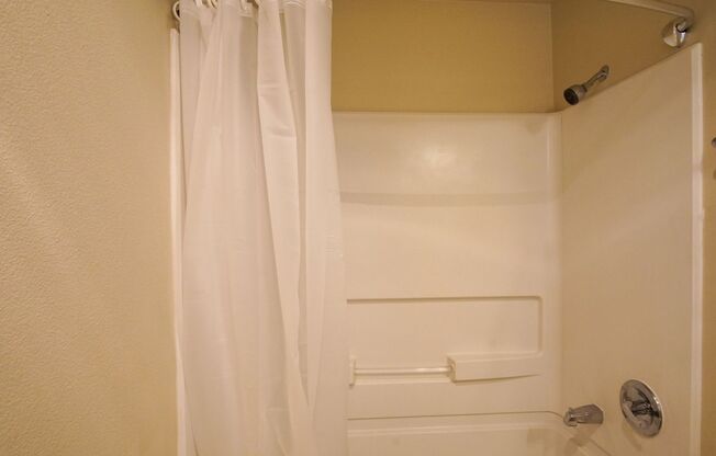 Studio, 1 bath, $1,165, Unit 202