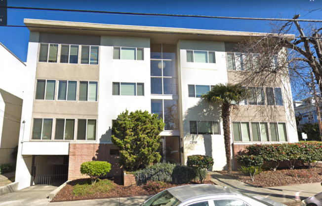 2 beds, 1 bath, $2,395, Unit 302