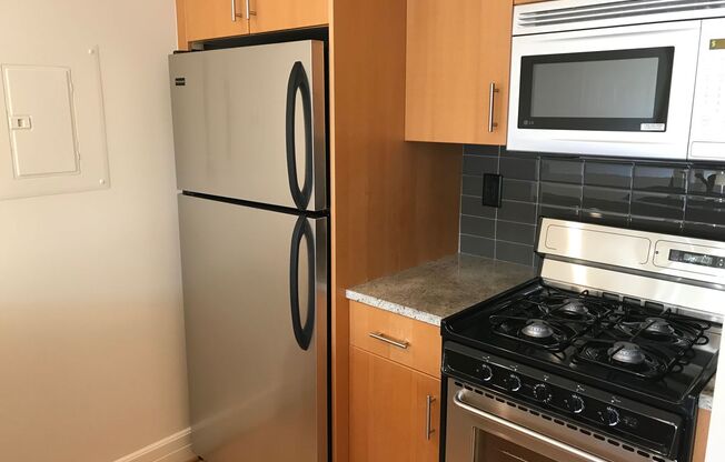 Studio, 1 bath, 440 sqft, $2,500, Unit 0512