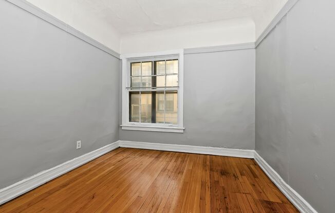 2 beds, 1 bath, 1,000 sqft, $1,695, Unit 4232 1/2 -  1E