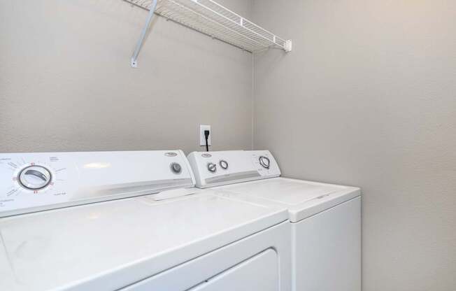 Corbin Crossing Luxury Apartments in Overland Park, KS 66223 - Amherst 07.jpg