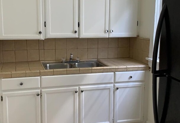 Studio, 1 bath, 395 sqft, $1,600, Unit 102