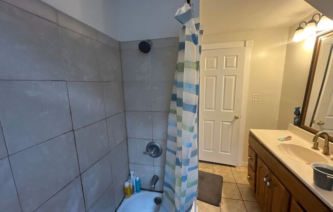 3 beds, 1 bath, 1,011 sqft, $2,500, Unit 19 Woodland St. - 3rd Fl
