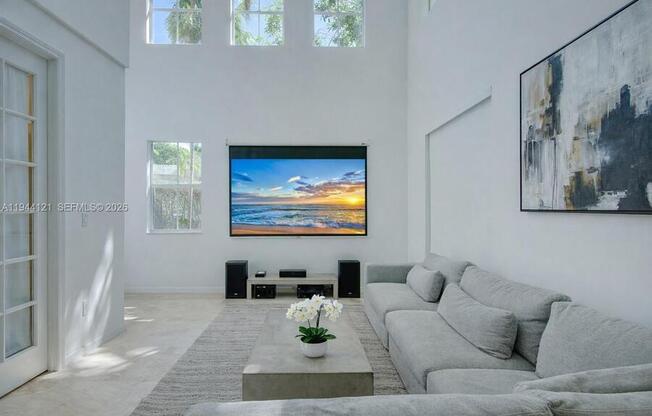 4867 PONCE DE LEON BLVD