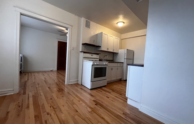Studio, 1 bath, 400 sqft, $885, Unit 511
