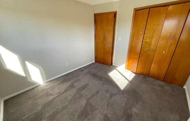 2 beds, 1 bath, $1,150, Unit Unit 06