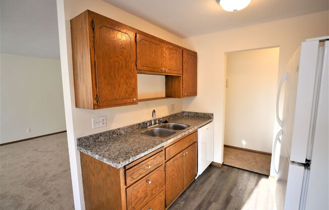 2 beds, 1 bath, 1,050 sqft, $1,515, Unit 208