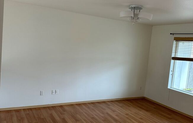 Charming 3 beds 2.5 bath house in Bothell!