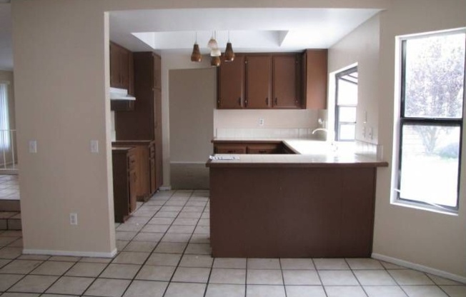 !! BIGG TWO STORY HOME MOVE IN READY TODAY !!