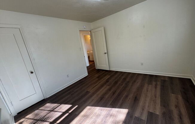 2 beds, 1 bath, $950