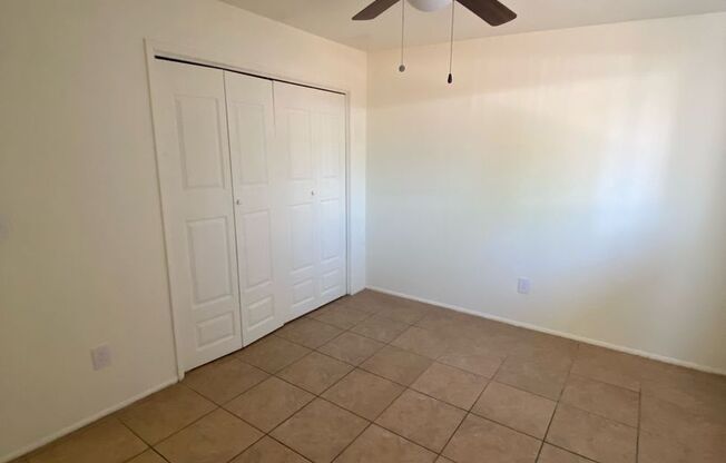 2 beds, 1 bath, $1,150, Unit 1501-C