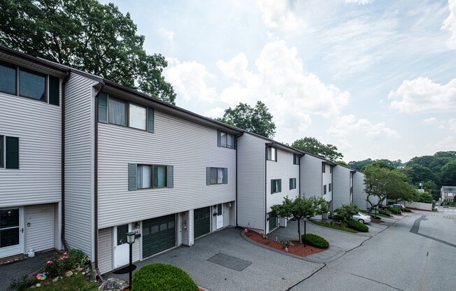 46 CRESTVIEW DR